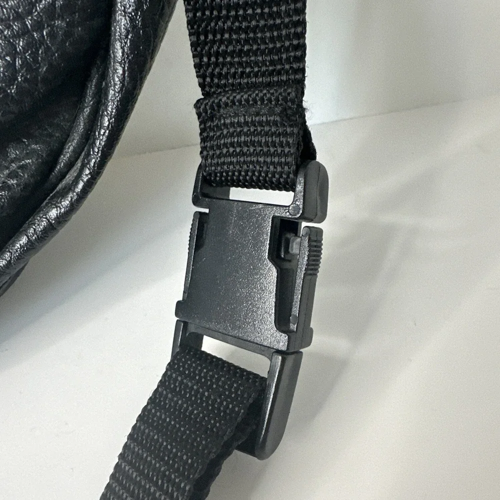 Vintage B'KLYN New York Fanny Pack -  Black Nylon. Very‎ Nice Condition.